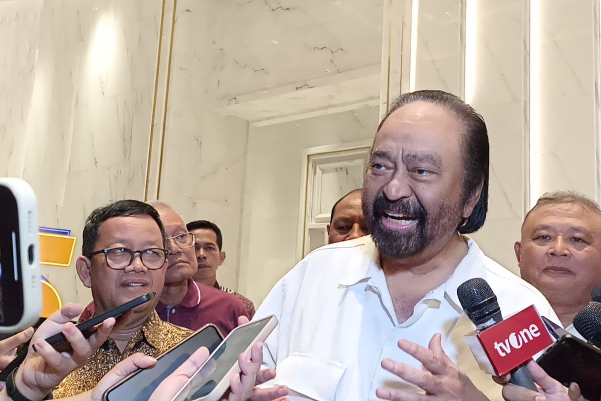 Ketua Umum Partai Nasdem Surya Paloh saat ditemui di Nasdem Tower mengaku perihatin mendengar tudingan Partai Demokrat bahwa pihaknya berkhianat lantaran memilih Ketua Umum PKB Muhaimin Iskandar sebagai bakal calon wakil presiden Anies Baswedan, Kamis (31/8/2023) malam.