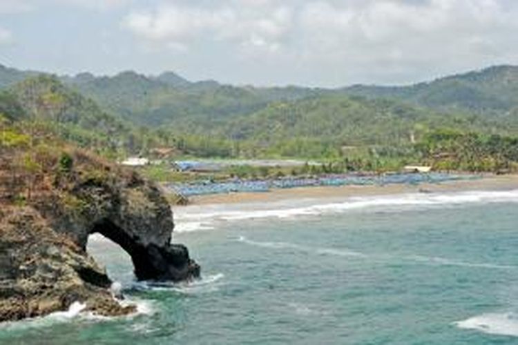 Garis Pantai Selatan Di Kebumen Potensial Untuk Wisata Baru