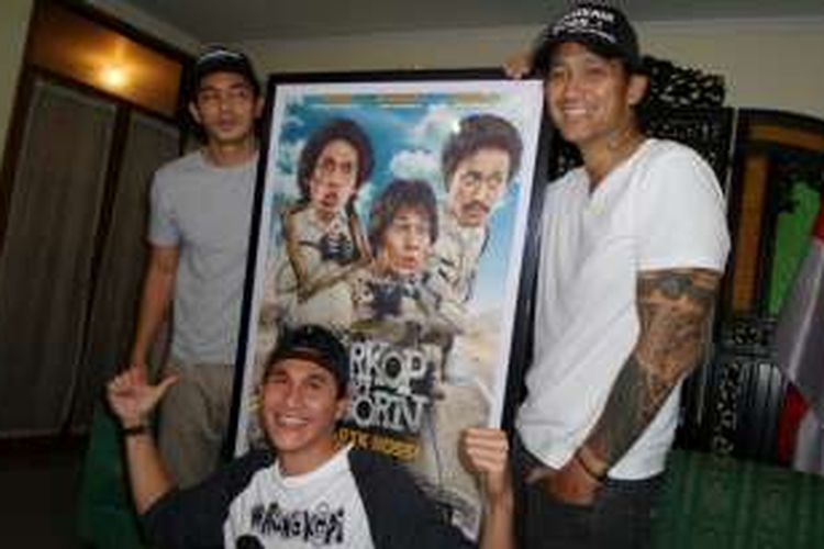 Abimana Aryasatya, Tora Sudiro, dan Vino G Bastian hadir dalam jumpa pers film Warkop DKI Reborn: Jangkrik Boss! Part I di kantor Falcon Pictures, kawasan Duren Tiga, Jakarta Selatan, Kamis (9/6/2016)