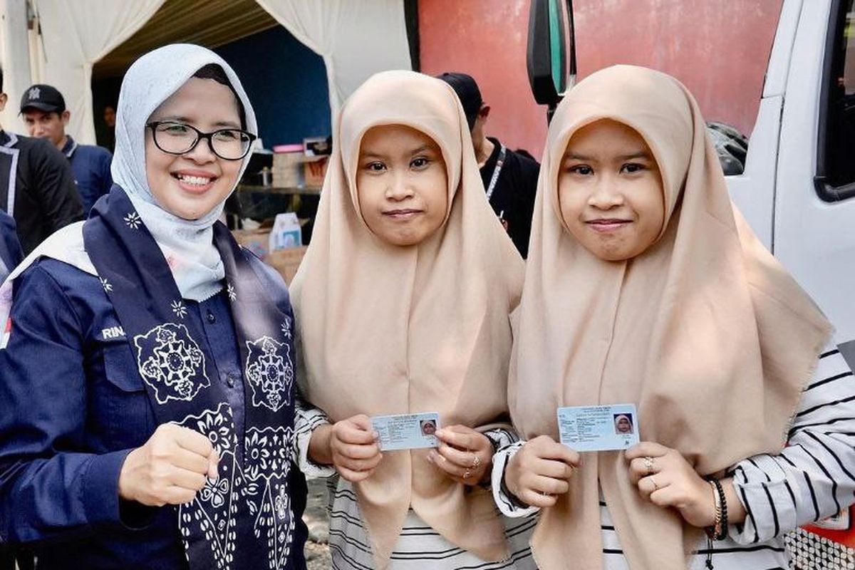 Cakupan kepemilikan KTP Elektronik di Kabupaten Blitar meningkat menjadi 99,26 persen pada 2023.