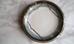 Mengenal Kintsugi, Seni Asal Jepang yang Menerima Ketidaksempurnaan, Baik untuk Kesehatan Mental