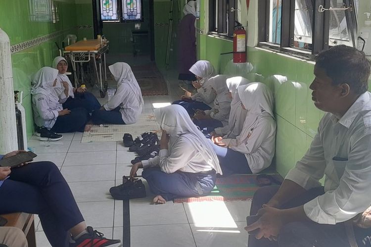 Sakit Perut Massal, 27 Siswa SMPN 3 Wates Kulon Progo Dilarikan ke Puskesmas