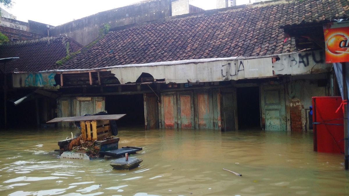 Banjir Masih Merendam Pusat Kota Grobogan, Akses Perekonomian Lumpuh