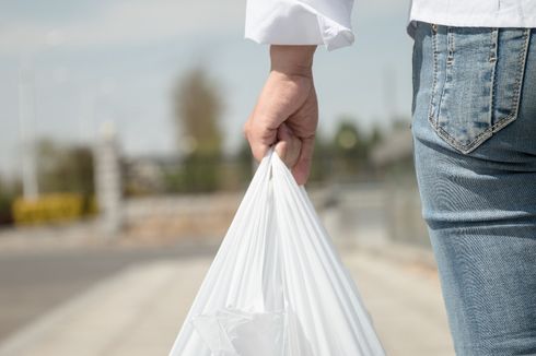 Mulai Hari Ini, Kantong Plastik Tidak Lagi Gratis di Ritel Modern