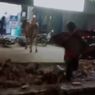 Video Viral Sapi Kurban di Tuban Lepas dan Seruduk Motor, Warga Berlindung di Gerai ATM