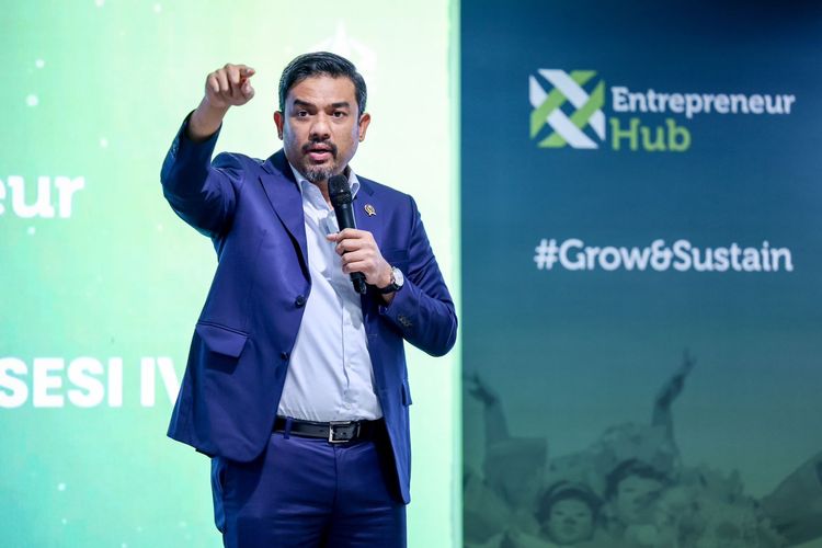 Kementerian UMKM berencana meluncurkan Super Apps bernama SAPA UMKM sebagai pusat informasi dan layanan terpadu bagi pengusaha Usaha Mikro, Kecil, dan Menengah (UMKM) di seluruh Indonesia. Hal ini seperti yang disampaikan oleh Menteri UMKM, Maman Abdurrahman dalam acara Entrepreneur Hub Jakarta Raya Sesi IV dengan tema ?Grow and Sustain? di Universitas Trisakti, Jakarta, Kamis (28/11/2024).