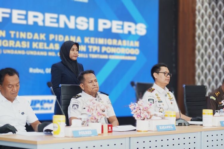 WN Malaysia Palsukan Dokumen dan Overstay 8 Tahun demi Menikahi Perempuan Pacitan