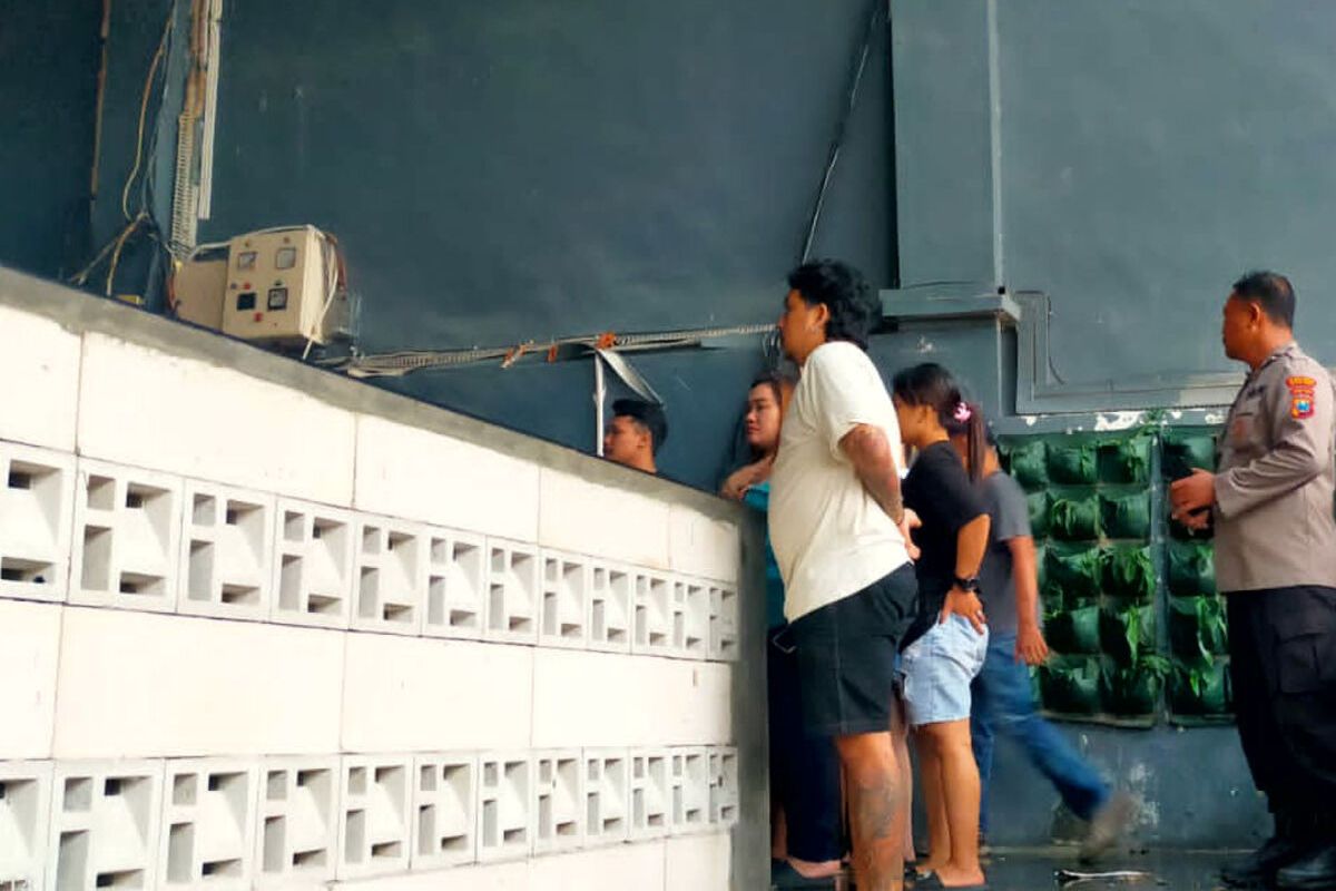 Tempat hiburan malam Markas Cafe di Jalan TGP, Kota Blitar, terbakar pada Selasa (14/11/2023)