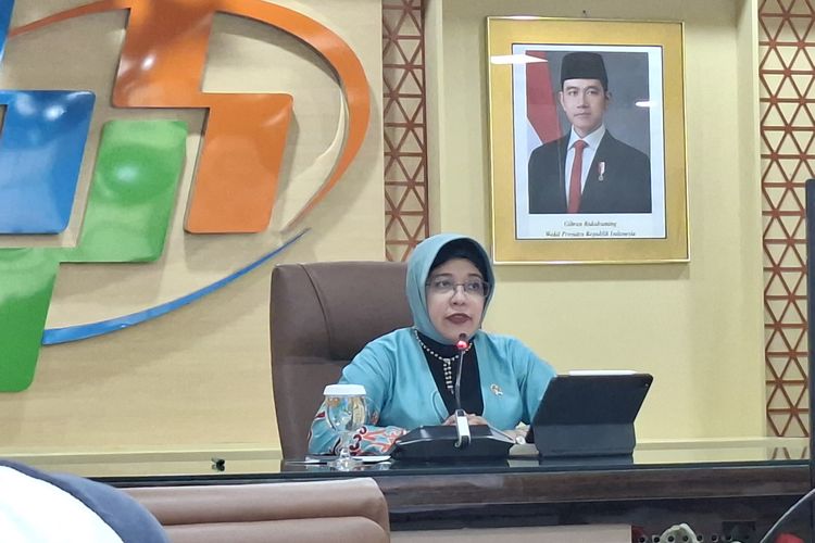 Kepala BPS Amalia Adininggar Widyasanti dalam rilis KBLI 2025 di Kantor BPS pada Jumat (19/12/2025).