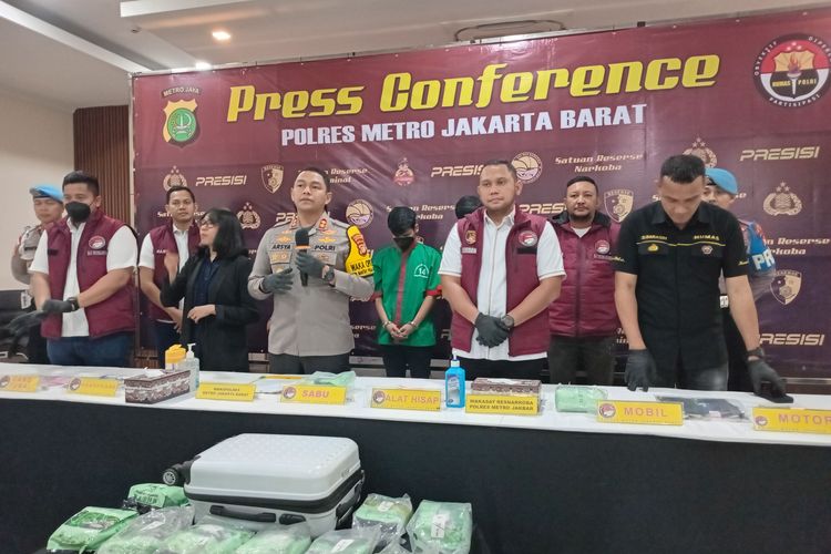 Polres Jakarta Barat Bongkar Peredaran Sabu Bermodus Ekspedisi Pengiriman Mobil