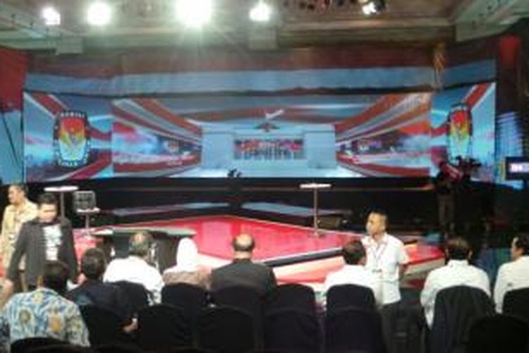 Suasana panggung debat capres dalam debat kedua yang digelar Komisi Pemilihan Umum di Gran Melia, Jakarta Selatan pada Minggu (15/6/2014).