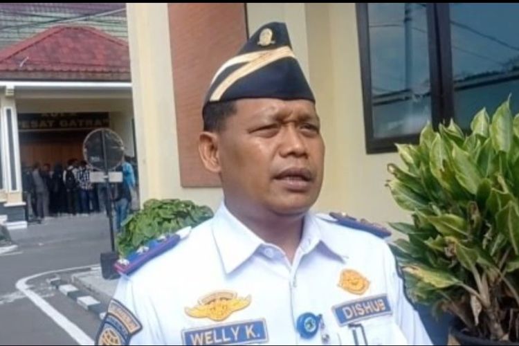 Kepala Dinas Perhubungan Kabupaten Magetan Well Kristanto memastikan di sejumlah wilayah jalan di Kabupaten Magetan masih ada yang mengalami nol persen penerangan lampu jalan. Magetan mengalami defisit 8.000 titik lampu jalan.