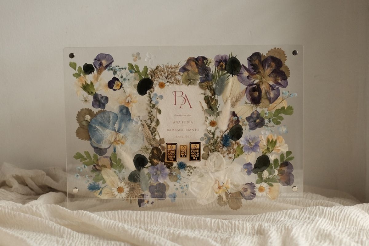 Frame bunga kering akrilik Stellar Coronae