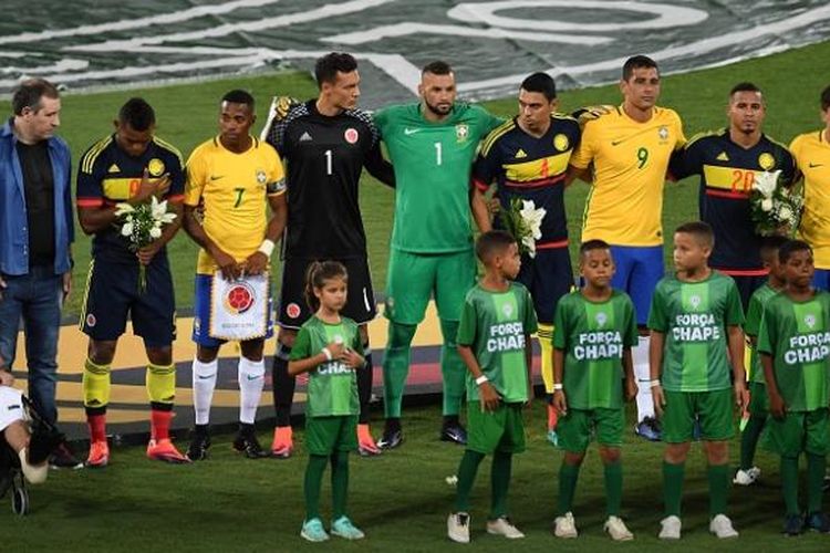 Brasil dan Kolombia menyelenggarkan laga amal untuk Chapecoense di Stadion Olimpiade Rio, Rabu (25/1/2017).