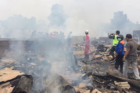Ratusan Los Pasar Wiradesa di Pekalongan Terbakar