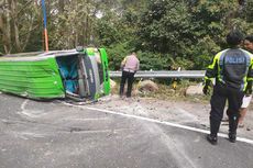 Minibus Wisatawan Terguling di Jalur Sarangan-Cemoro Sewu, Sopir Diduga Tak Kuasai Medan