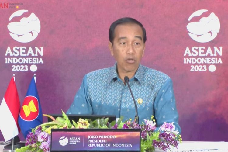 Presiden Joko Widodo saat konferensi pers usai pelaksanaan KTT ke-42 ASEAN di Labuan Bajo, NTT selesai pada Kamis (11/5/2023).