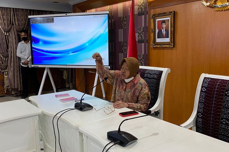 Menteri Sosial (Mensos) Tri Rismaharini menjelaskan penggeledahan KPK di Kementerian Sosial (Kemensos). Penjelasan disampaikan dalam konferensi pers  di kantor Kemensos, Jakarta Pusat, Rabu (24/5/2023).