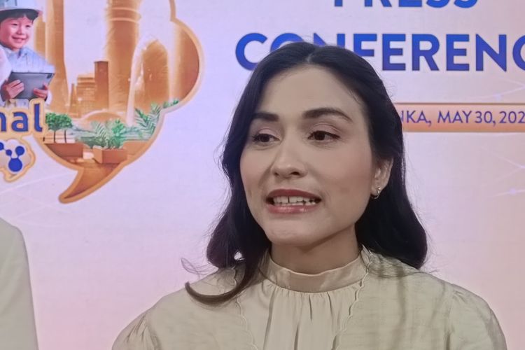 Psikolog anak dan keluarga Samanta Elsener, M.Psi. dalam konferensi pers peluncuran acara pembelajaran imersif berkonsep ?Futuristic City? oleh Wyeth Nutrition S-26 di Main Atrium Mall Kota Kasablanka, Jakarta, Jumat (30/5/2025).