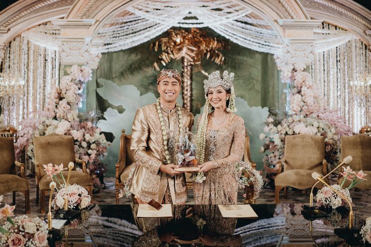 Vidi Aldiano dan Sheila Dara melangsungkan akad nikah pada Sabtu (15/1/2022).