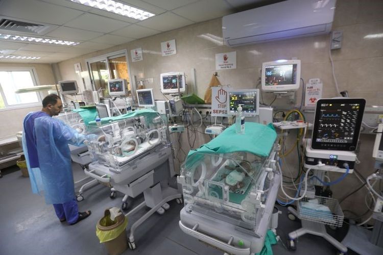 29 dari 31 Bayi Prematur yang Dievakuasi dari RS Al-Shifa Gaza Tiba di Mesir