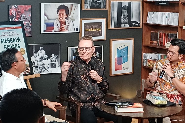 Penulis “Why Nations Fail” Bahas Pengalaman RI Lewati Era Autokratis Soeharto