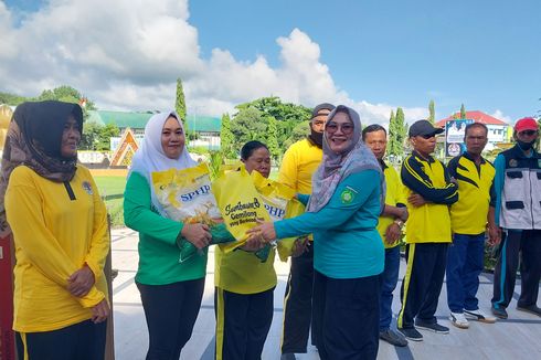 Berjasa Antarkan Sumbawa Raih Adipura, Pasukan Kuning Dihadiahi Sembako