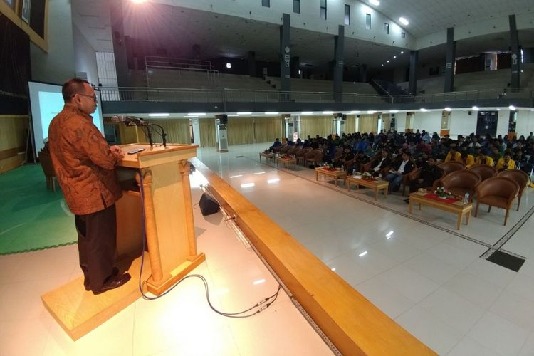 Sudirman Said saat menjadi pembicara dalam seminar nasional yang diselenggarakan Ikatan Senat Mahasiswa Pertanian Indonesia (ISMPI) di Universitas Muhammadiyah Purwokerto (UMP), Banyumas, Jawa Tengah, Jumat (20/10/2017).