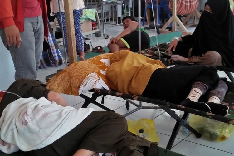 Sebanyak 10 santri diduga korban keracunan makanan menjalani perawatan di RSUD Poso, Rabu (21/8/2019).