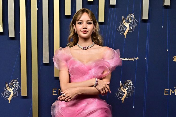Lisa Blackpink menghadiri Primetime Emmy Awards 2025 di Peacock Theatre di Los Angeles, California, Amerika Serikat, pada Minggu (14/9/2025).