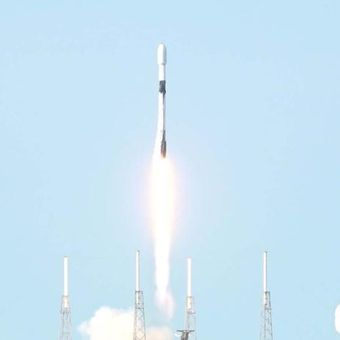 Peluncuran Satelit Republik Indonesia-1 (Satria-1) dari Tanjung Canaveral, Florida, Amerika Serikat, Minggu (18/6/2023) waktu setempat. Satria-1 adalah satelit internet pertama milik Indonesia.