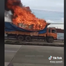 Viral, Video Detik-detik Truk Tronton Terbakar di Jalan Raya, Bagaimana Kronologinya?