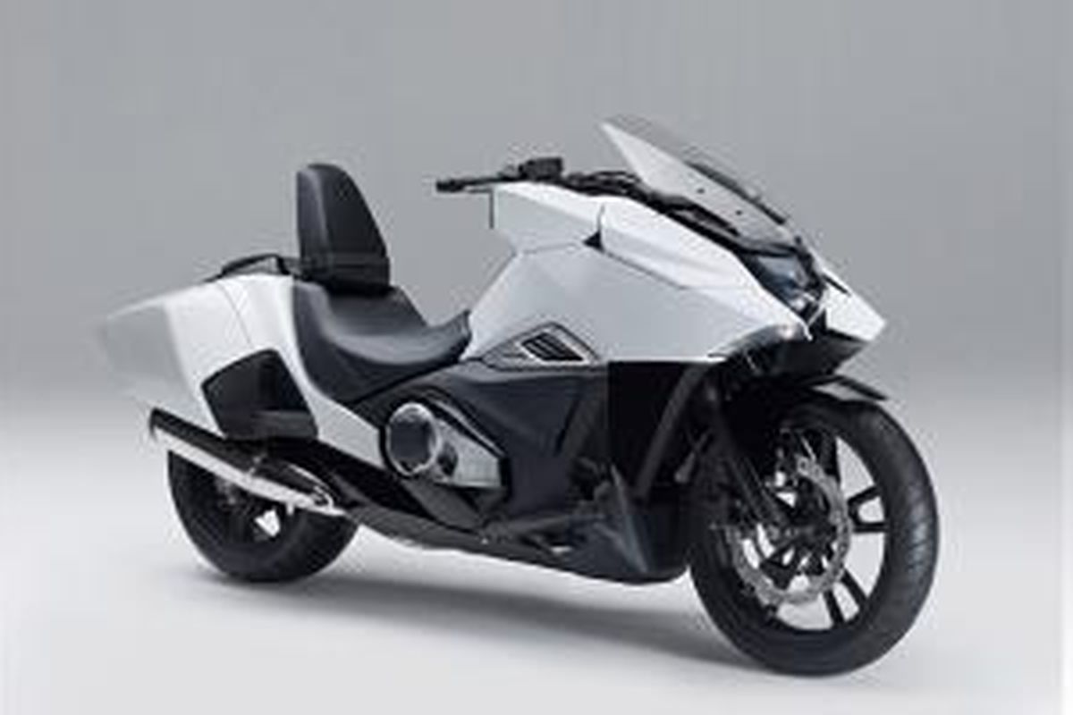 Honda NM4-02 Vultus mulai dijual di Jepang. Versi ke-2 ini sudah terdapat bagasi di begian belakang.