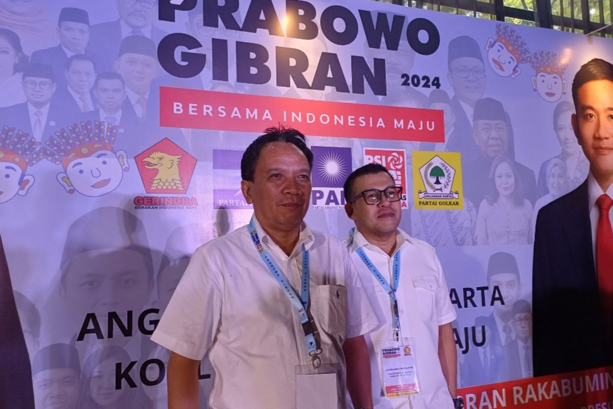 (Kiri ke kanan) Ketua Fraksi Gerindra DPRD DKI Jakarta Nurhasan, bersama anggotanya Ichwanul Muslimin saat ditemui di Kebayoran Baru, Jakarta Selatan, Sabtu (11/11/2023).