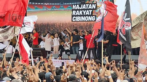 Disambut Lagu "Pesawat Tempurku" Saat Hadiri Kampanye Akbar di Cibinong, Ganjar: Kalau Liriknya Agak "Nyinggung", Jangan Baper