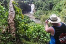 Turis Asing Terkejut Air Terjun Tegenungan Jadi Keruh