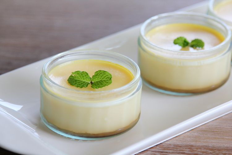 Ilustrasi cendol panna cotta untuk menu dessert box.