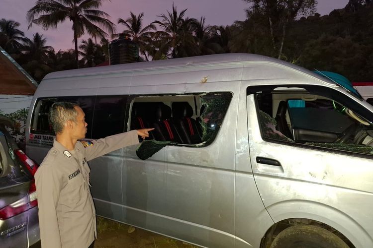 Wisatawan Surabaya Dikeroyok di Pantai Wediawu, 6 Orang Luka