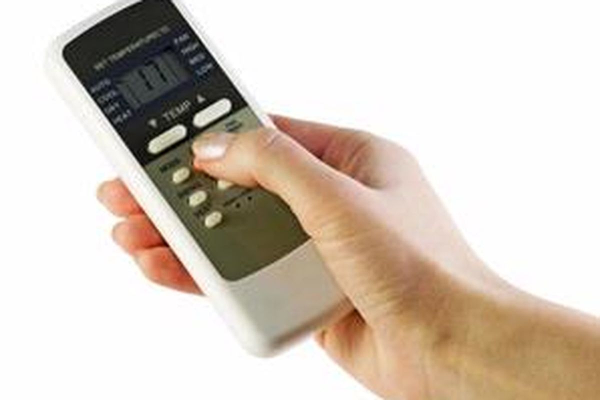 Kebiasaan menyalakan AC saat diperlukan lebih menghemat listrik serta membantu AC bekerja dengan lebih efisien. 