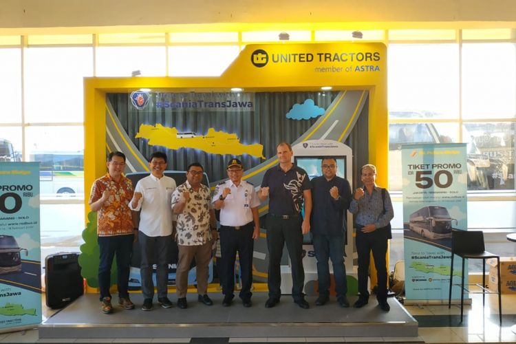 Kasubdit Angkutan Barang Kementerian Perhubungan RI menghadiri peresmian operasionalisasi perdana bus trans Jawa bersama sejumlah pimpinan perusahaan terkait di Terminal Pulogebang, Kamis (14/2/2019).