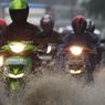 Saat Hujan Deras Sebaiknya Tidak Mengendarai Sepeda Motor