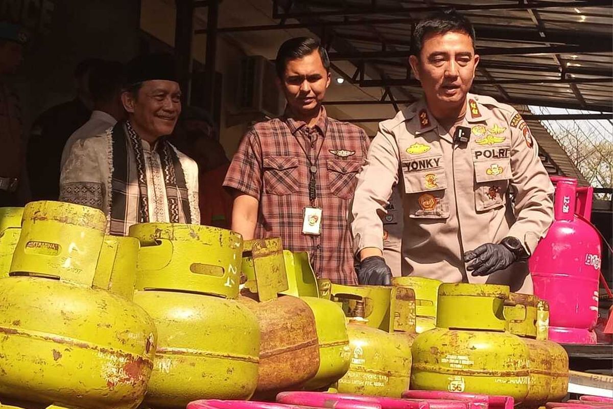 Jajaran Polres Cianjur, Jawa Barat mengungkap komplotan pengoplos tabung LPG subsidi.