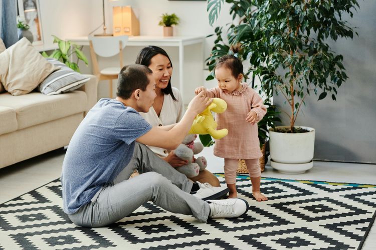 Aktivitas Bermain dengan Anak Cegah Jarak Emosional Orangtua