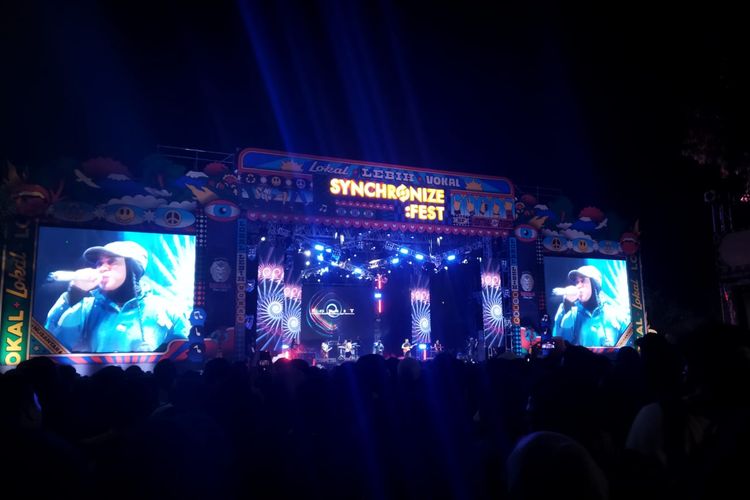 Potret saat tampil di pagelaran Synchronize Fest 2022 yang berlangsung pada Sabtu (8/10/2022) di Gambir Expo, Kemayoran, Jakarta Pusat.