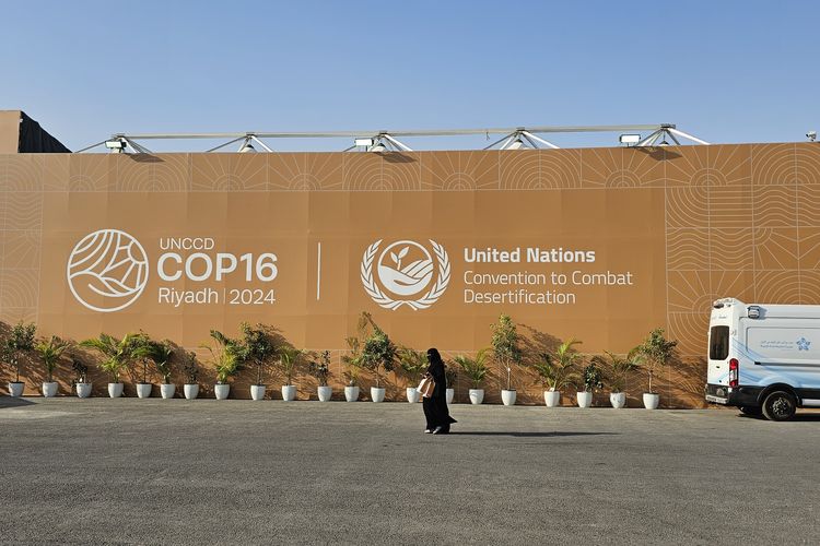 Salah satu sudut dalam Konferensi Para Pihak ke-16 (COP16) Convention to Combat Desertification (UNCCD) di Riyadh, Arab Saudi. COP16 Riyadh berlangsung pada 2-13 Desember 2024.