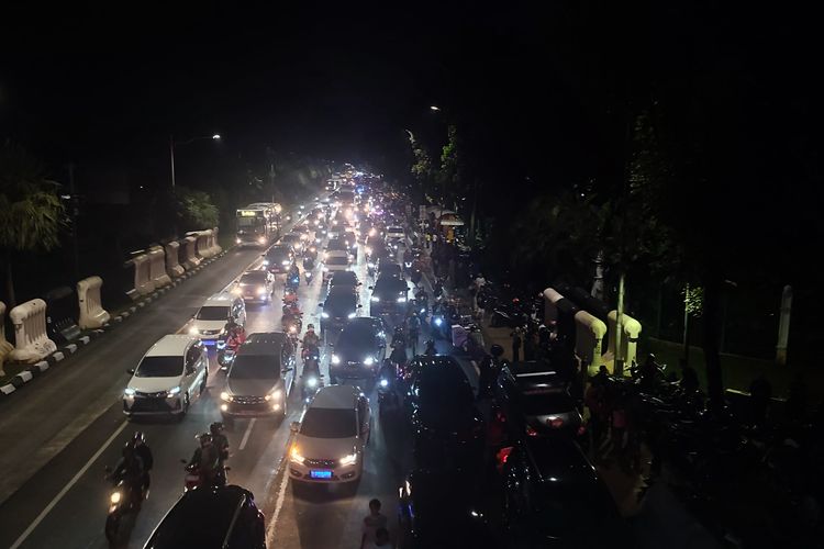 Arus lalu lintas Kawasan Monas Medan Merdeka Barat Menuju Sudirman Padat
