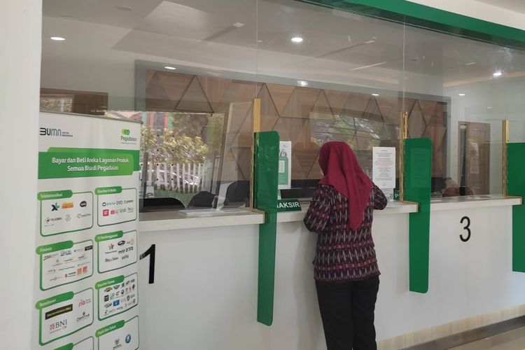 Syarat gadai BPKB motor di Pegadaian sangatlah mudah apabila dibandingkan dengan mengajukan pinjaman ke bank. Bahkan, cara gadai BPKB motor di Pegadaian bisa melalui online dalam pengajuannya. 