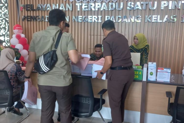 Sempat Jadi Tahanan Kota dan Dapat Jaminan, Kasus Korupsi Anggota DPRD Sumbar Kini Segera Disidang