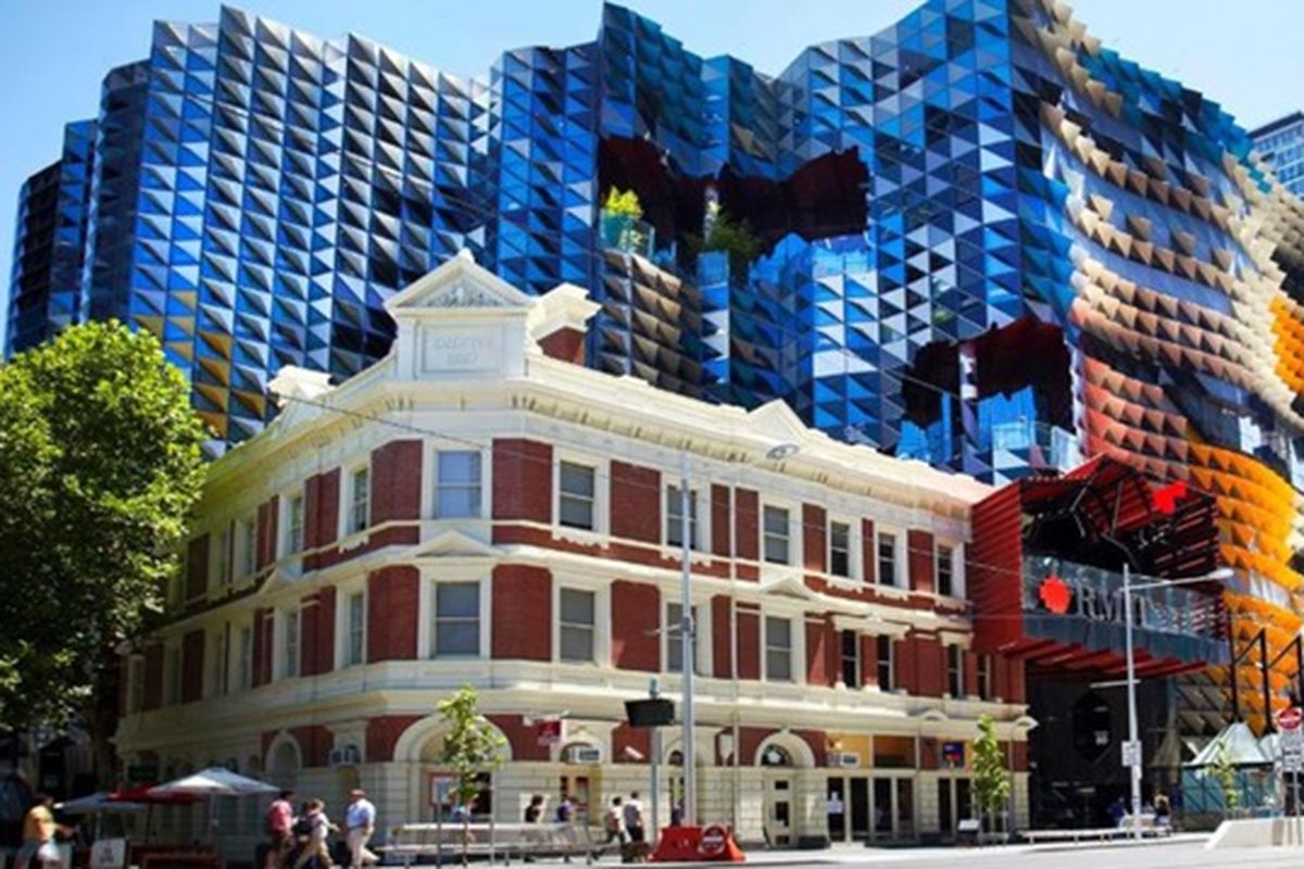RMIT University menawarkan potongan uang kuliah yang cukup besar untuk pelajar Indonesia yang ingin melanjutkan studi S1 dan S2.