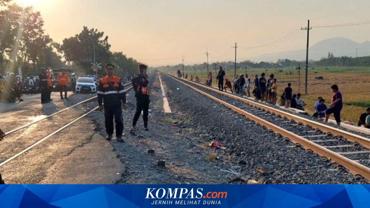 Truk Tertabrak KA Logawa di Nganjuk: Sopir Tewas, Kendaraan Timpa Pemotor
